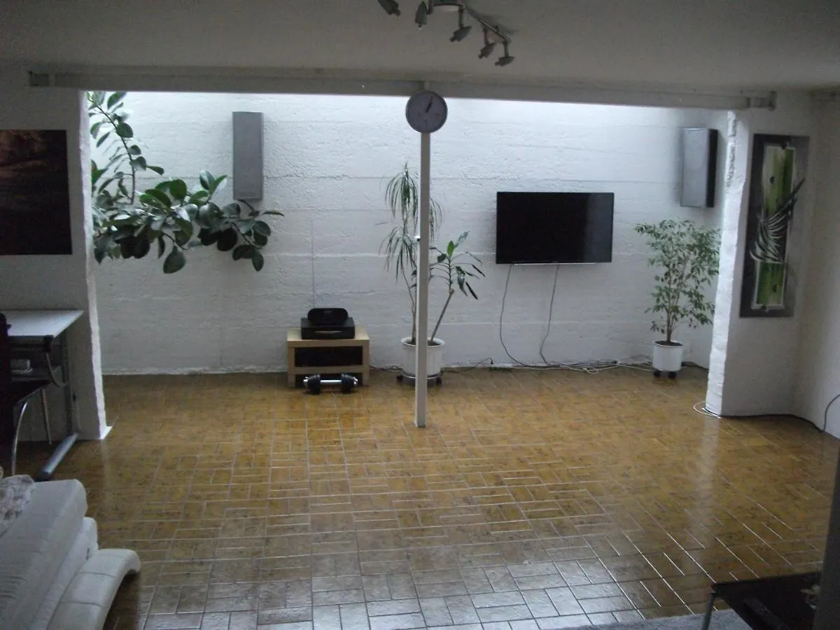Helle Grosse Souterrainwohnung Mit Eigenem Eingang Unterhaching Germany